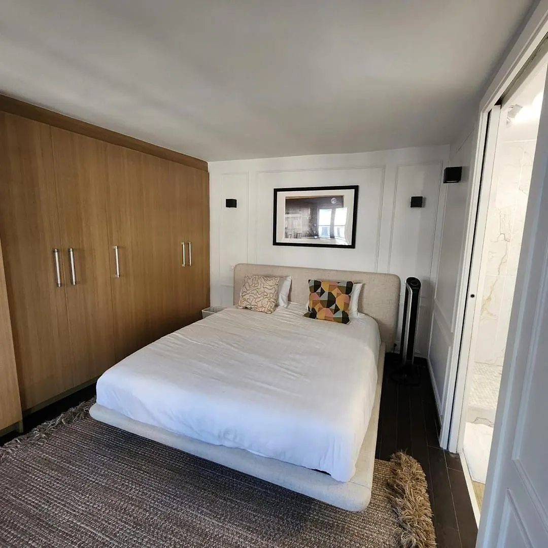 Le Moka - Duplex & Bright- Near Champs-Elysees Paris France